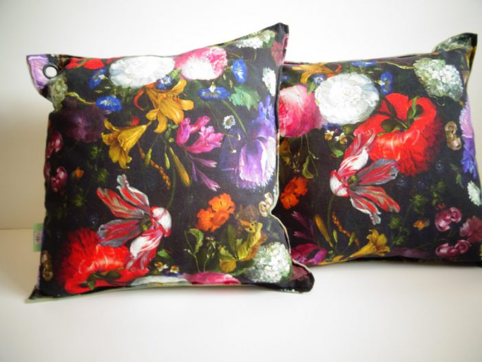 kussens met bloemen print